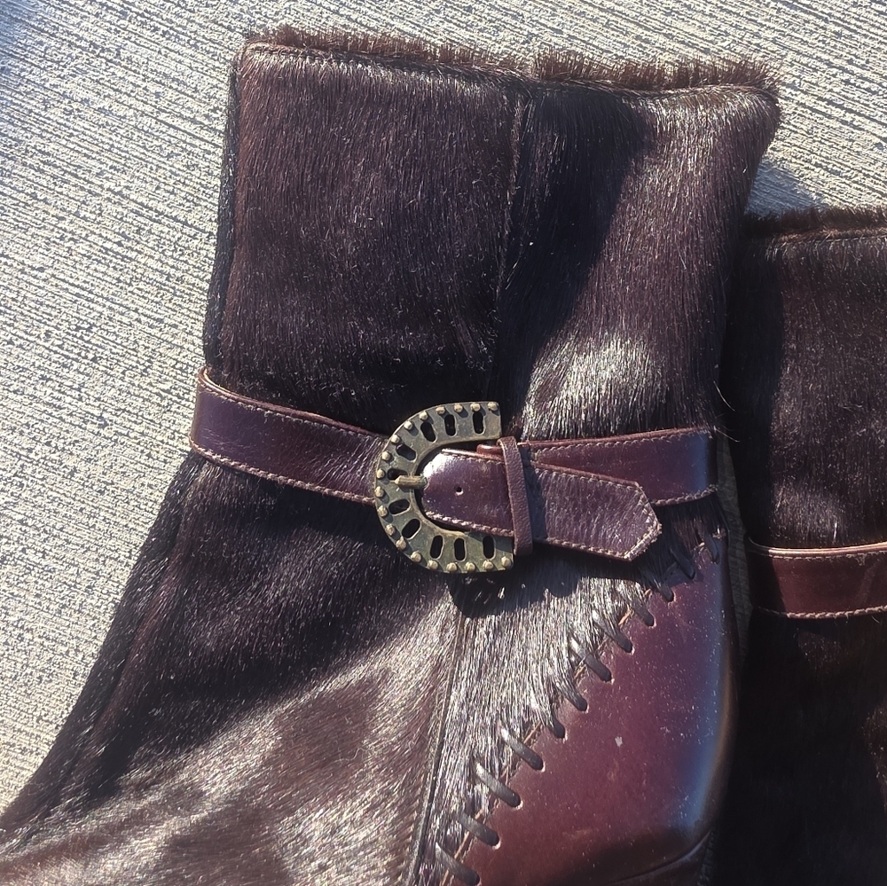 Vintage 90's Dark Brown Pony Hair Heeled Boots with Pointed Toe - Picture 2 of 14